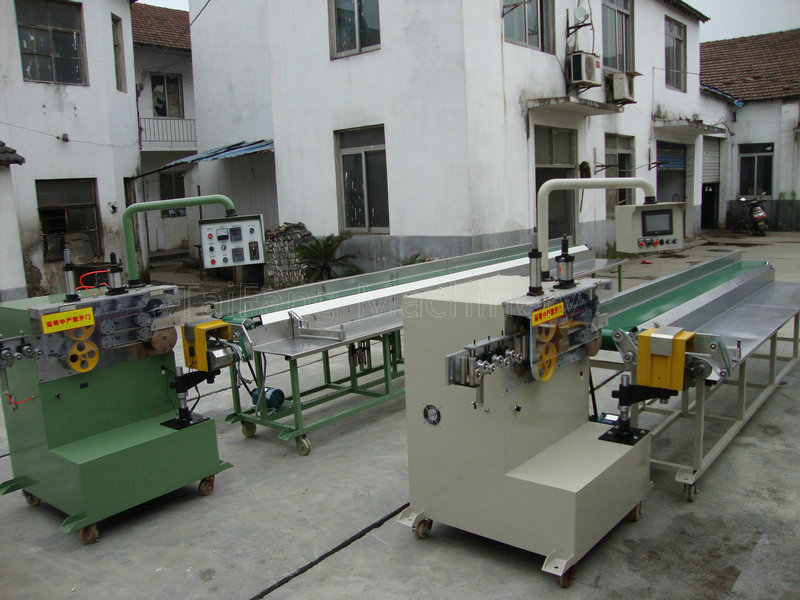 全自動(dòng)高速裁斷機(jī)操作視頻講解大全，提升生產(chǎn)效率的必備指南